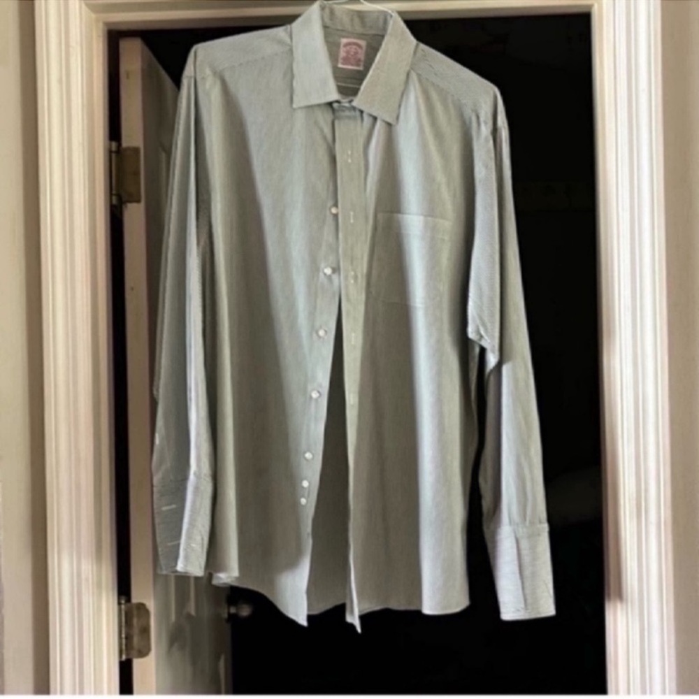 Brooks Brothers Green Dress Shirt with Pointed Collar